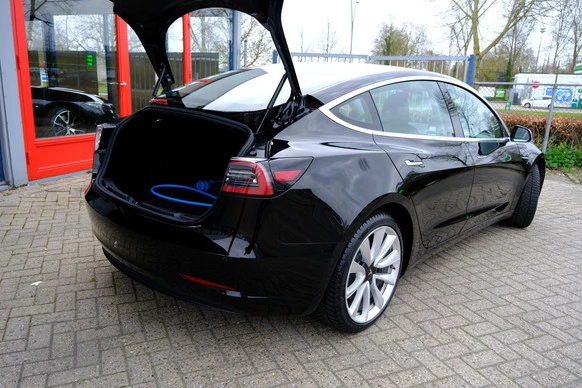 Tesla Model 3 - Afbeelding 9 van 30