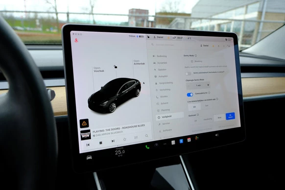 Tesla Model 3 - Afbeelding 16 van 30