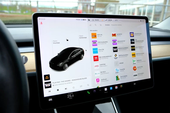 Tesla Model 3 - Afbeelding 21 van 30