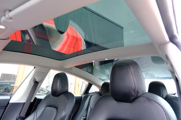 Tesla Model 3 - Afbeelding 26 van 30