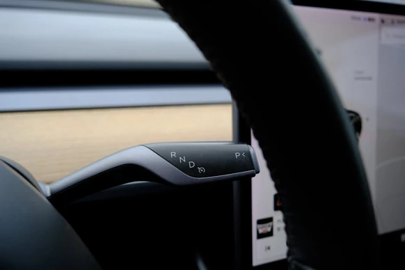 Tesla Model 3 - Afbeelding 27 van 30