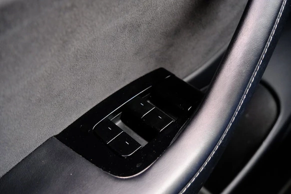 Tesla Model 3 - Afbeelding 29 van 30