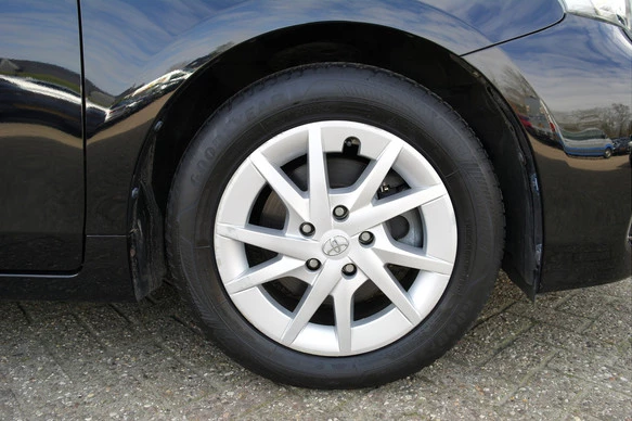 Toyota Prius - Afbeelding 13 van 30