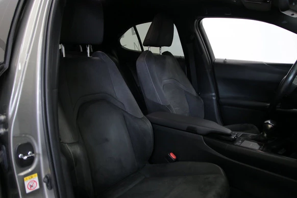Lexus UX - Afbeelding 6 van 30