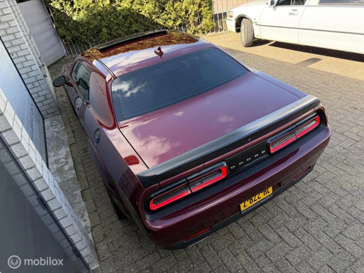 Dodge Challenger - Afbeelding 18 van 25