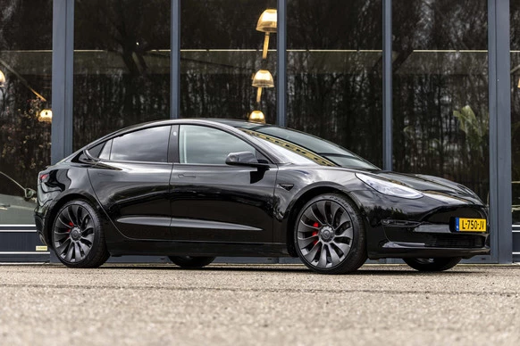 Tesla Model 3 - Afbeelding 1 van 30