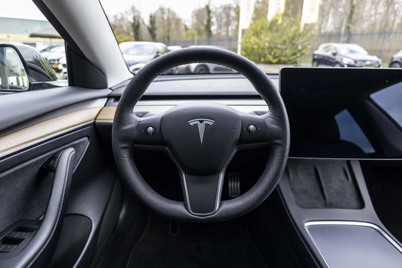 Tesla Model 3 - Afbeelding 20 van 30