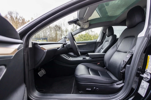 Tesla Model 3 - Afbeelding 21 van 30