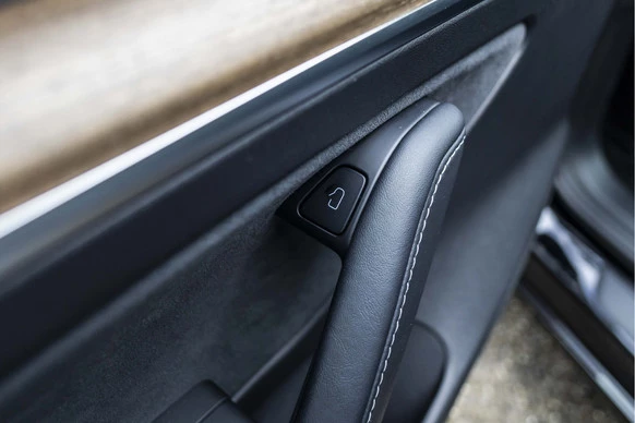 Tesla Model 3 - Afbeelding 24 van 30