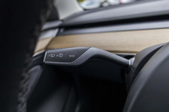 Tesla Model 3 - Afbeelding 29 van 30