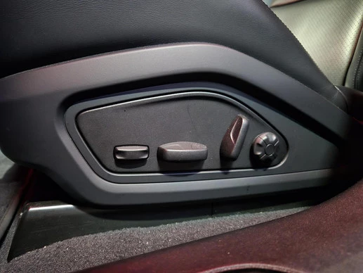 Porsche Taycan - Afbeelding 6 van 30