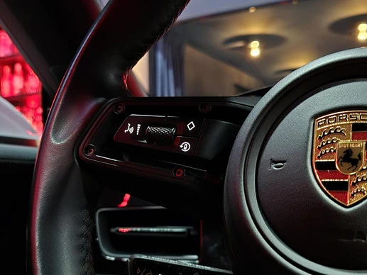 Porsche Taycan - Afbeelding 10 van 30