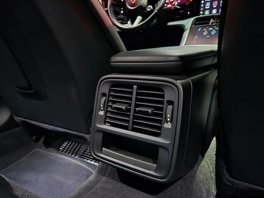 Porsche Taycan - Afbeelding 29 van 30