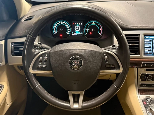 Jaguar XF - Afbeelding 11 van 30