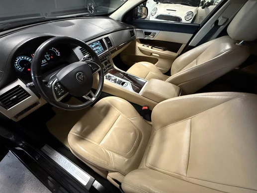 Jaguar XF - Afbeelding 26 van 30