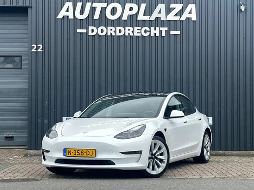 Tesla Model 3 - Afbeelding 1 van 24