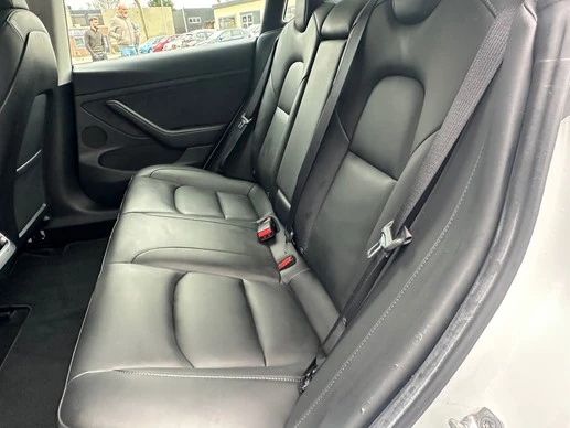 Tesla Model 3 - Afbeelding 12 van 24