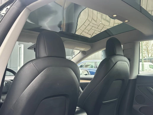 Tesla Model 3 - Afbeelding 21 van 24