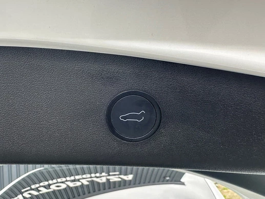 Tesla Model 3 - Afbeelding 23 van 24