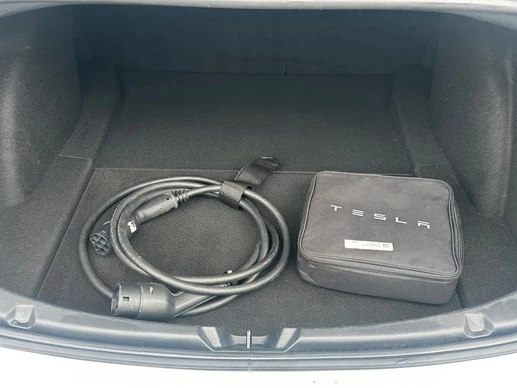 Tesla Model 3 - Afbeelding 24 van 24