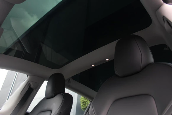 Tesla Model 3 - Afbeelding 9 van 25