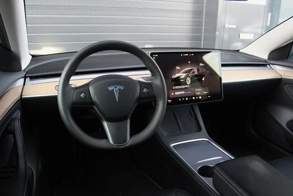 Tesla Model 3 - Afbeelding 10 van 25