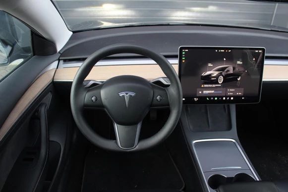 Tesla Model 3 - Afbeelding 11 van 25