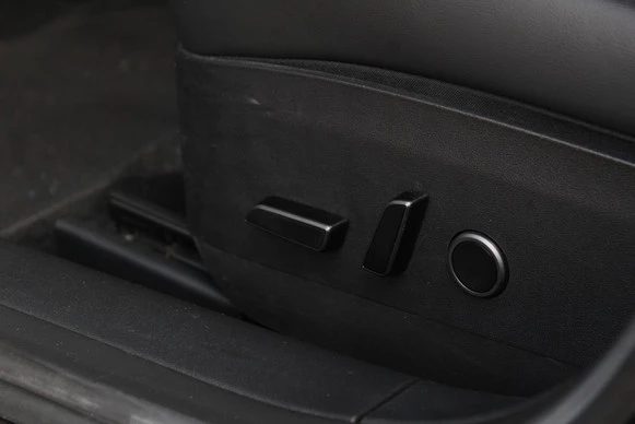 Tesla Model 3 - Afbeelding 13 van 25