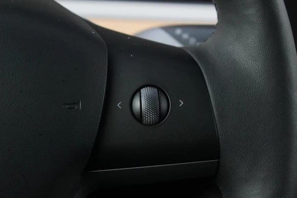 Tesla Model 3 - Afbeelding 15 van 25