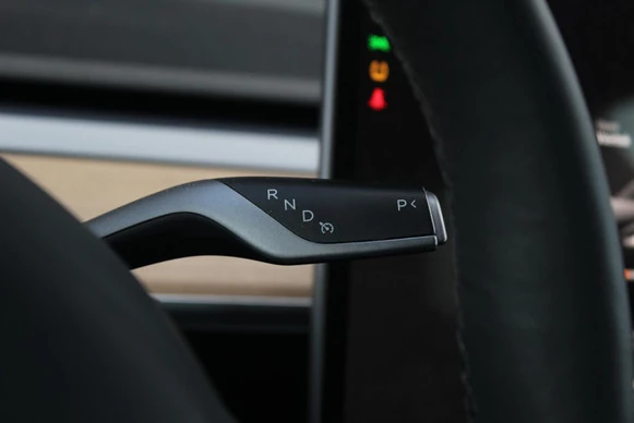 Tesla Model 3 - Afbeelding 16 van 25