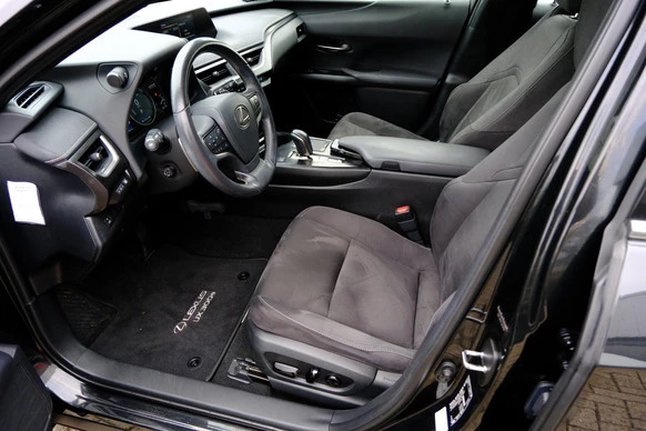 Lexus UX - Afbeelding 2 van 30