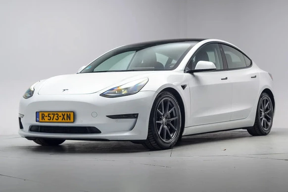 Tesla Model 3 - Afbeelding 1 van 30