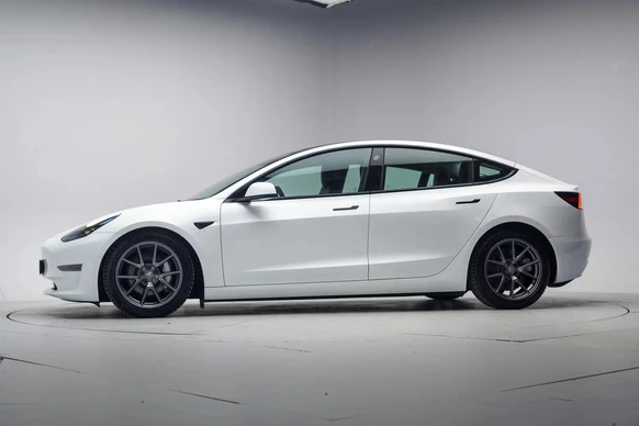 Tesla Model 3 - Afbeelding 2 van 30