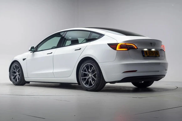 Tesla Model 3 - Afbeelding 3 van 30