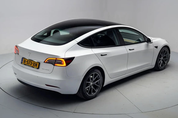 Tesla Model 3 - Afbeelding 16 van 30
