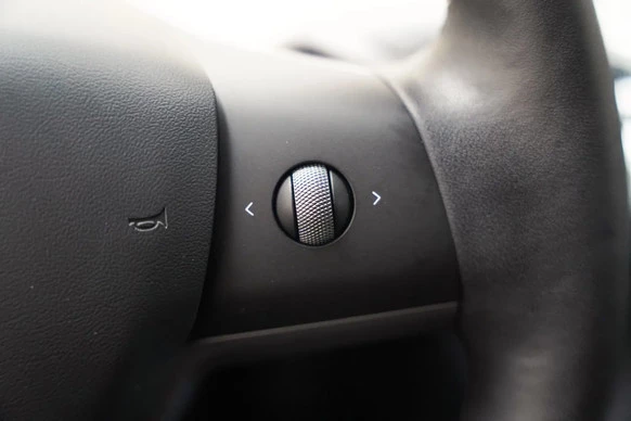 Tesla Model 3 - Afbeelding 20 van 30