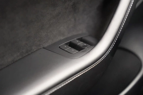 Tesla Model 3 - Afbeelding 22 van 30