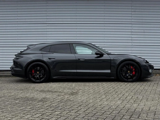 Porsche Taycan - Afbeelding 19 van 30