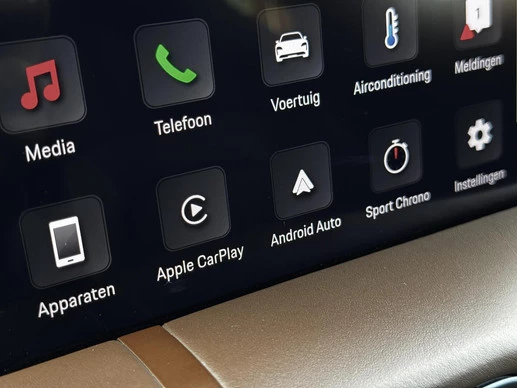 Porsche Taycan - Afbeelding 23 van 30