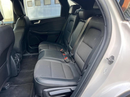 Ford Kuga - Afbeelding 17 van 20