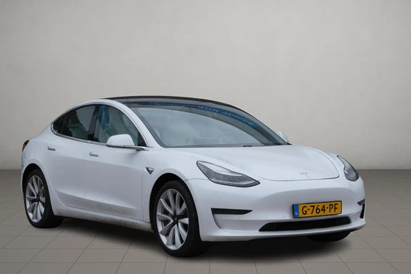 Tesla Model 3 - Afbeelding 1 van 19