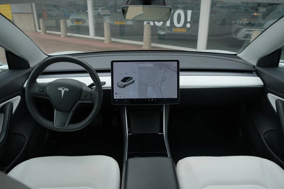 Tesla Model 3 - Afbeelding 2 van 19