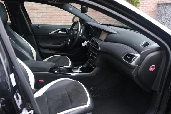 Infiniti Q30 - Afbeelding 4 van 30