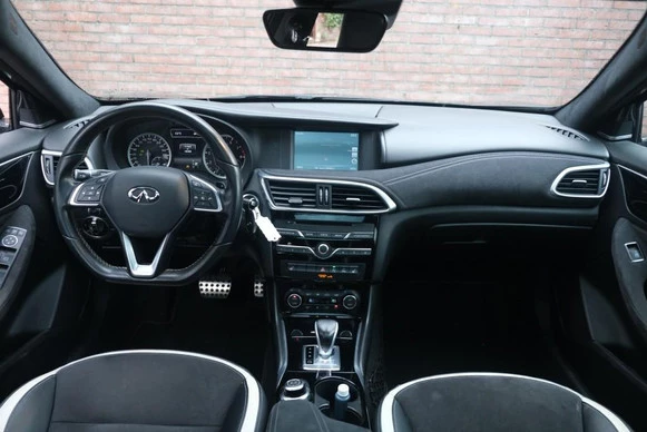 Infiniti Q30 - Afbeelding 7 van 30