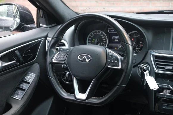 Infiniti Q30 - Afbeelding 13 van 30