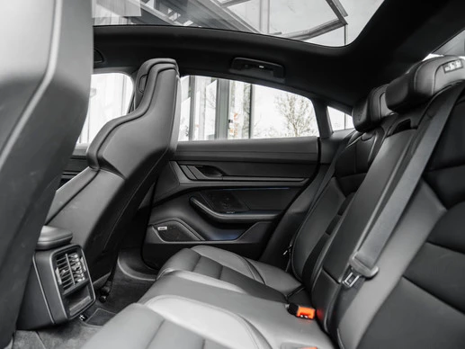 Porsche Taycan - Afbeelding 21 van 30