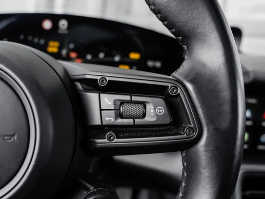 Porsche Taycan - Afbeelding 25 van 30