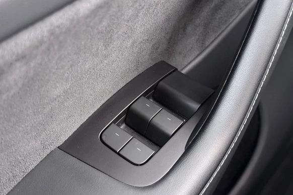 Tesla Model Y - Afbeelding 18 van 26