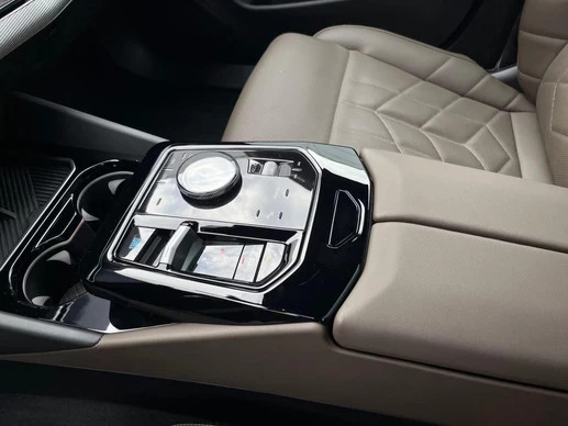 BMW i5 - Afbeelding 8 van 10