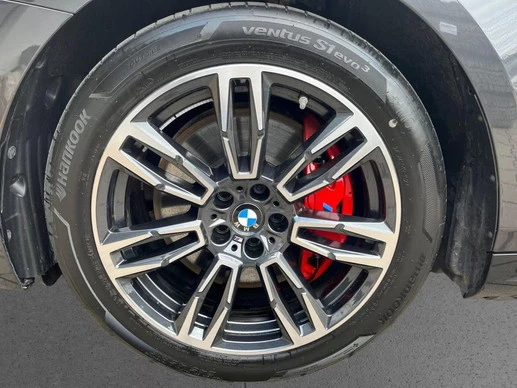 BMW i5 - Afbeelding 10 van 10